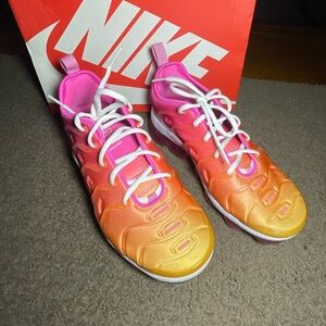 women’s air vapormax plus